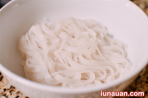 Ảnh minh họa 5 - Nóng hổi thơm ngon với cách nấu phở gà cho cả nhà ngon miệng !