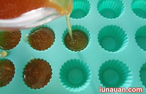 Ảnh minh họa 10 - Cho bé iu thêm  mê mẩn với cách làm kẹo dẻo vị chanh leo thơm nức !