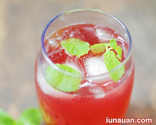 Ảnh minh họa 2 - Tranh thủ mùa mận làm món si rô mận mát lạnh, thơm ngon !