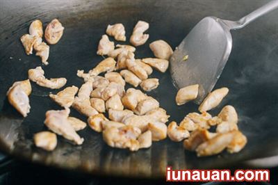 Ảnh minh họa 2 - Cách làm cơm rang thịt gà siêu ngon miệng, càng ăn càng nghiền !