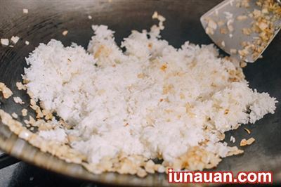 Ảnh minh họa 3 - Cách làm cơm rang thịt gà siêu ngon miệng, càng ăn càng nghiền !