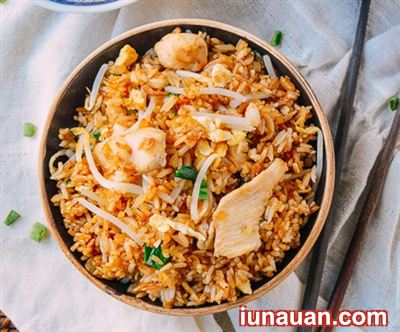 Ảnh minh họa 8 - Cách làm cơm rang thịt gà siêu ngon miệng, càng ăn càng nghiền !