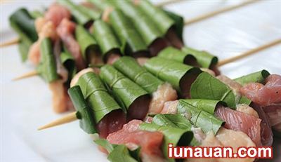 Ảnh minh họa 4 - Ứa nước miếng với món thịt vịt xiên lá mắc mật nướng càng ăn càng thèm !