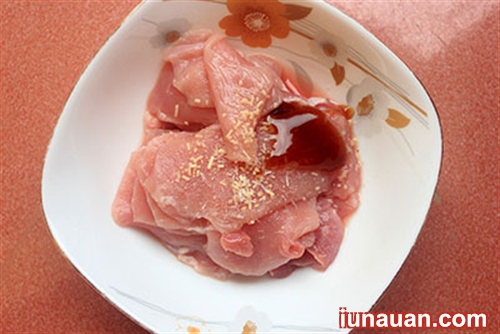 Ảnh minh họa 4 - Vừa ngọt vừa thơm món thịt cuộn hoa thiên lý hấp nóng hổi vừa thổi vừa ăn !