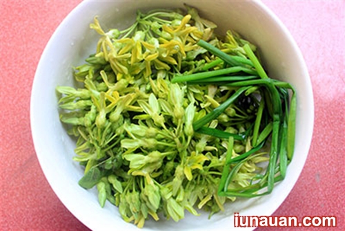 Ảnh minh họa 5 - Vừa ngọt vừa thơm món thịt cuộn hoa thiên lý hấp nóng hổi vừa thổi vừa ăn !