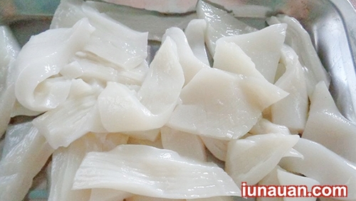 Ảnh minh họa 3 - Cơm trôi vèo vèo với món mực xào sa tế cay cay, thơm thơm !