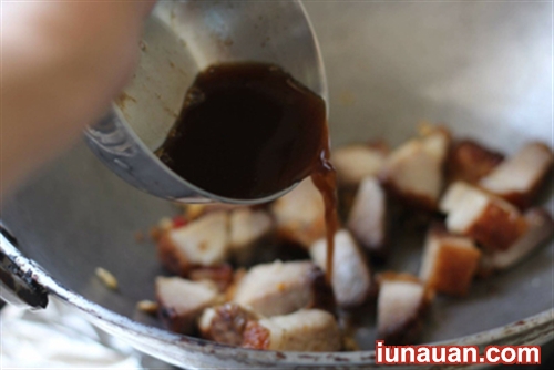 Ảnh minh họa 6 - Cách làm món thịt heo quay rim mặn ngọt cực ngon miệng cho bữa cơm chiều !