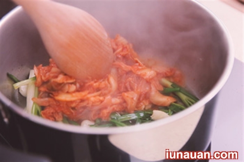 Ảnh minh họa 5 - Lạ miệng với món canh kim chi hải sản kiểu Hàn Quốc siêu ngon, siêu dễ