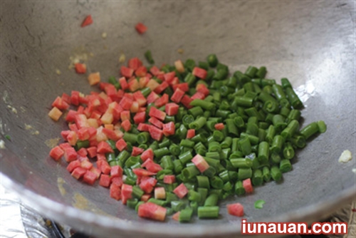 Ảnh minh họa 3 - Nhanh gọn dễ ăn với món cơm chiên cua ngon tuyệt !