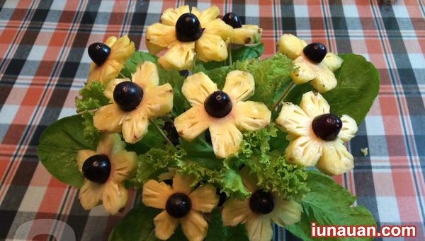 Ảnh minh họa 3 - Bày trái cây thành hình lẵng hoa đẹp lung linh. Tại sao không?