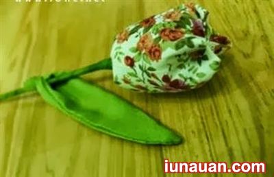 Ảnh minh họa 10 - Cực đơn giản với cách làm hoa tulip vải càng ngắm càng iu !
