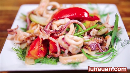 Ảnh minh họa 2 - Cách xào mực ngon, giòn sần sật và không bị ra nước cực đơn giản !