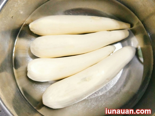 Ảnh minh họa 3 - Trời lạnh rồi ! Làm ngay món chè sắn nóng hổi, bùi thơm để cả nhà cùng thưởng thức ngay thôi !