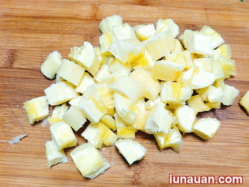 Ảnh minh họa 6 - Trời lạnh rồi ! Làm ngay món chè sắn nóng hổi, bùi thơm để cả nhà cùng thưởng thức ngay thôi !