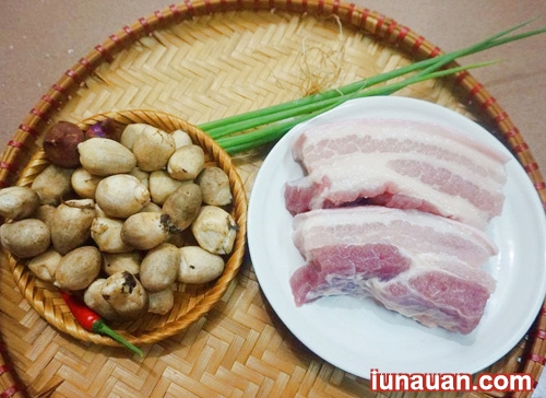 Ảnh minh họa 3 - Đưa cơm với món thịt kho nấm rơm vừa ngon vừa ngậy !