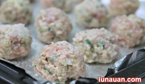 Ảnh minh họa 6 - Bật mí cách làm món thịt viên mềm thơm đậm đà không hề bị khô !