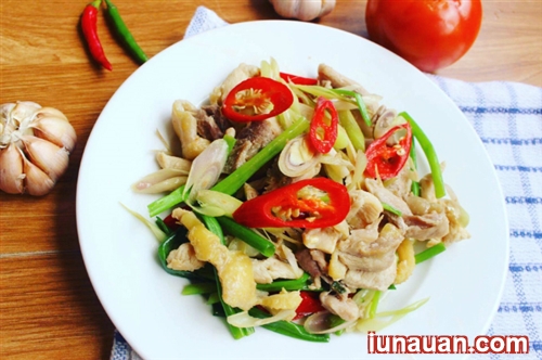 Ảnh minh họa 2 - Cách làm món gà xào sả ớt cay cay thơm thơm ngon tuyệt !