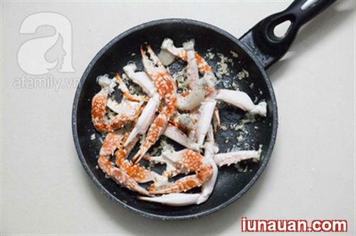 Ảnh minh họa 6 - Cách làm càng ghẹ rang muối nhâm nhi mãi không thấy chán !