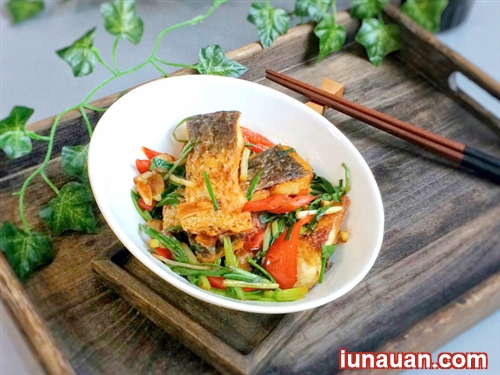 Ảnh minh họa 2 - Cách làm món cá sốt hành ớt thơm ngon, cực đưa cơm !