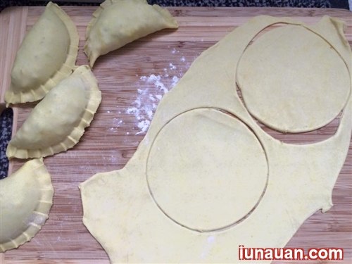 Ảnh minh họa 4 - Tự làm bánh gối giòn tan thơm phức cả nhà cùng mê !