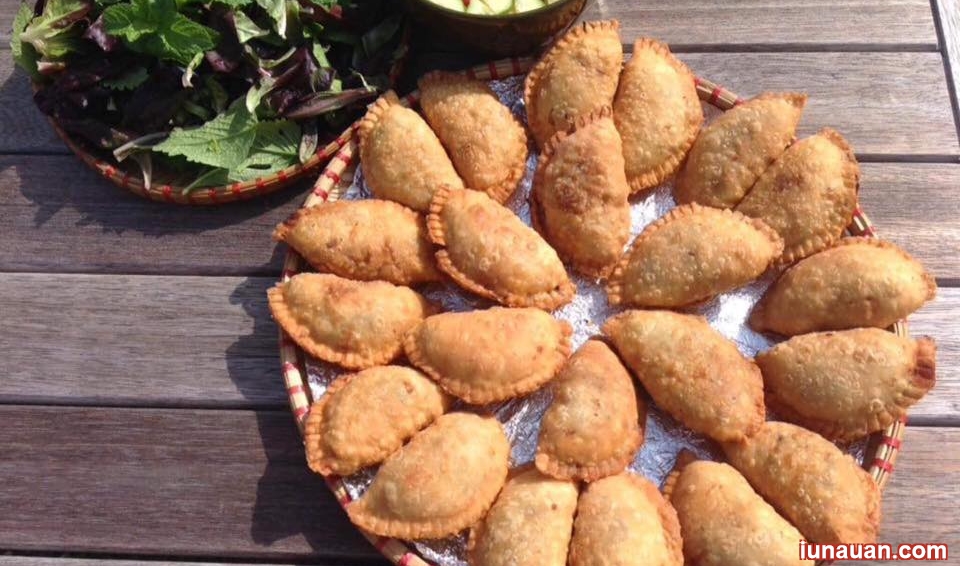 Ảnh minh họa 2 - Tự làm bánh gối giòn tan thơm phức cả nhà cùng mê !