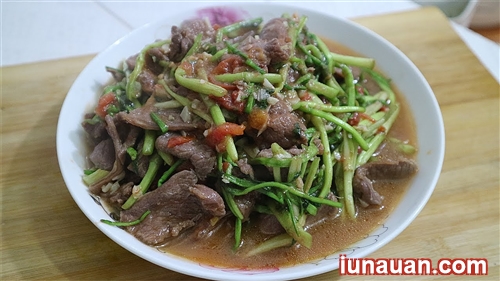 Ảnh minh họa 2 - Bí kíp cho món thịt bò xào rau cần được giòn ngon như ý !