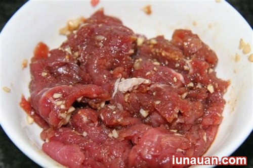 Ảnh minh họa 3 - Bí kíp cho món thịt bò xào rau cần được giòn ngon như ý !