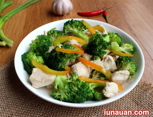 Ảnh minh họa 2 - Hướng dẫn cách làm món thịt gà xào súp lơ vừa ngon vừa đơn giản !