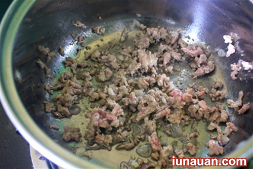 Ảnh minh họa 5 - Ngọt thanh, bổ dưỡng với cách làm món nấm sò trắng nấu bí đỏ thịt băm cực đơn giản !