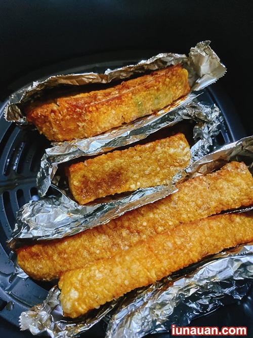 Ảnh minh họa 3 - Hướng dẫn cách làm thịtc quay giòn bì nổ giòn tan bằng nồi chiên không dầu !