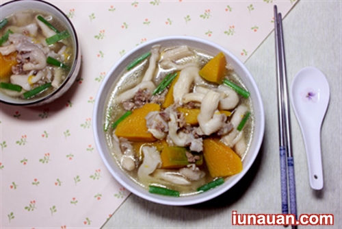 Ảnh minh họa 2 - Ngọt thanh, bổ dưỡng với cách làm món nấm sò trắng nấu bí đỏ thịt băm cực đơn giản !