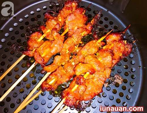 Ảnh minh họa 4 - Thơm ngon tuyệt đỉnh với cách làm món bánh hỏi thịt nướng ngon tuyệt cú mèo bằng nồi chiên không dầu !