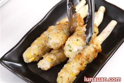Ảnh minh họa 2 - Thơm ngon nức mũi với cách làm món tôm mực xiên sả nướng thơm lừng !