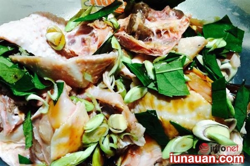 Ảnh minh họa 5 - Đưa cơm với cách làm món thịt gà rang lá móc mật đậm đà dễ ăn !