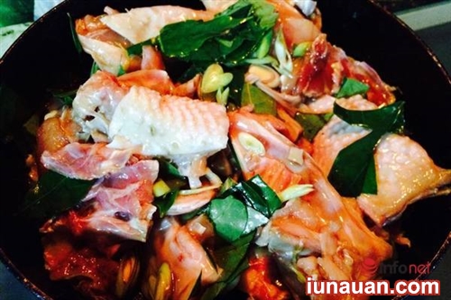 Ảnh minh họa 6 - Đưa cơm với cách làm món thịt gà rang lá móc mật đậm đà dễ ăn !