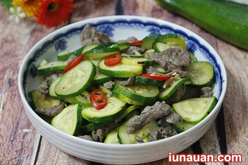 Ảnh minh họa 6 - Cách làm món bí ngòi xào thịt bò thơm ngon, bổ dưỡng cực đơn giản !