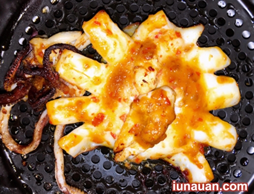 Ảnh minh họa 4 - Ngậy béo cay cay món mực nướng chao bằng nồi chiên không dầu cho ngày mát trời !