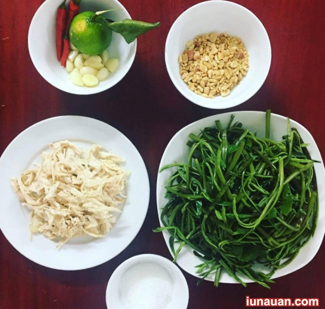 Ảnh minh họa 3 - Tận dụng phần lườn gà làm món nộm rau muống ức gà chua ngọt vừa ăn cực độc, lạ !