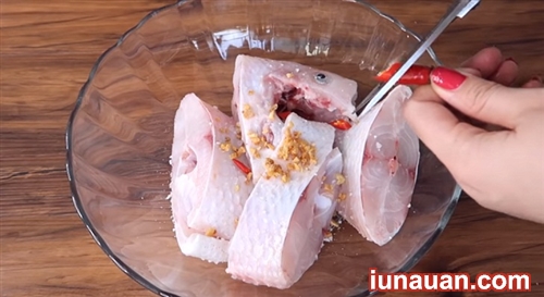 Ảnh minh họa 6 - Hướng dẫn cách làm món lẩu cá riêu hồng chua cay ấm nóng cho ngày lạnh !