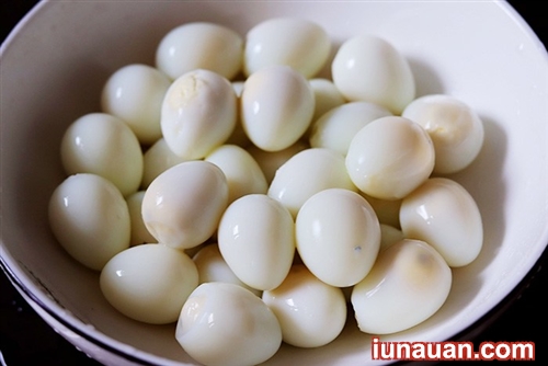 Ảnh minh họa 3 - Đơn giản ngon cơm với cách làm món trứng cút sốt cà chua !