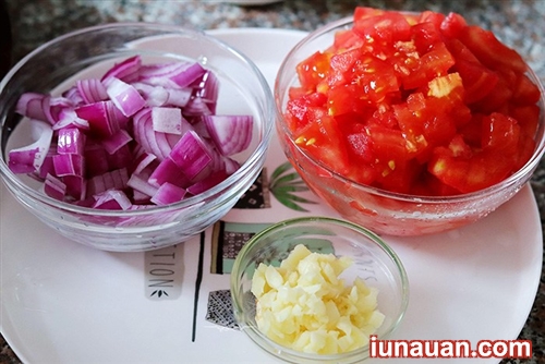 Ảnh minh họa 4 - Đơn giản ngon cơm với cách làm món trứng cút sốt cà chua !