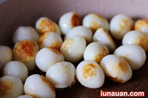 Ảnh minh họa 5 - Đơn giản ngon cơm với cách làm món trứng cút sốt cà chua !