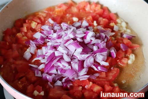 Ảnh minh họa 6 - Đơn giản ngon cơm với cách làm món trứng cút sốt cà chua !